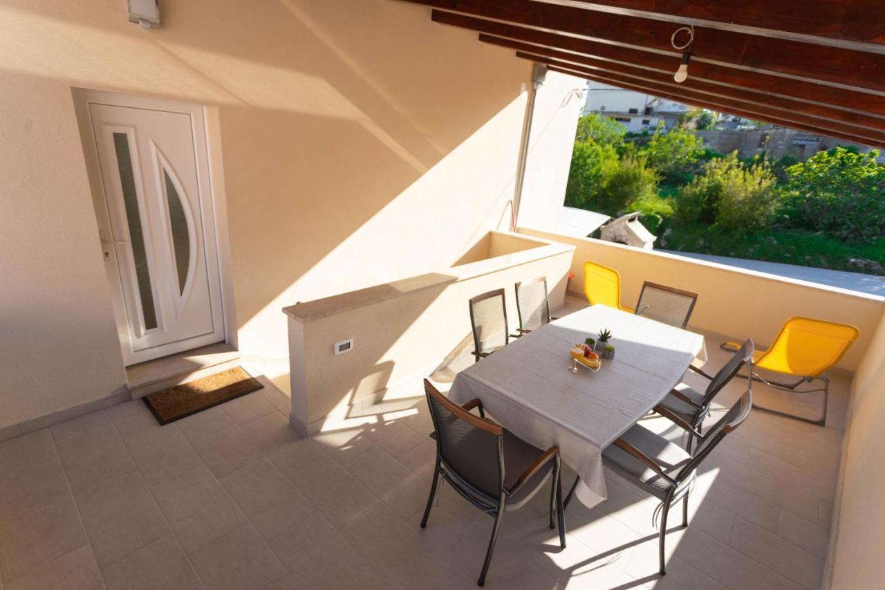 Apartman Marel Žrnovnica Exterior foto
