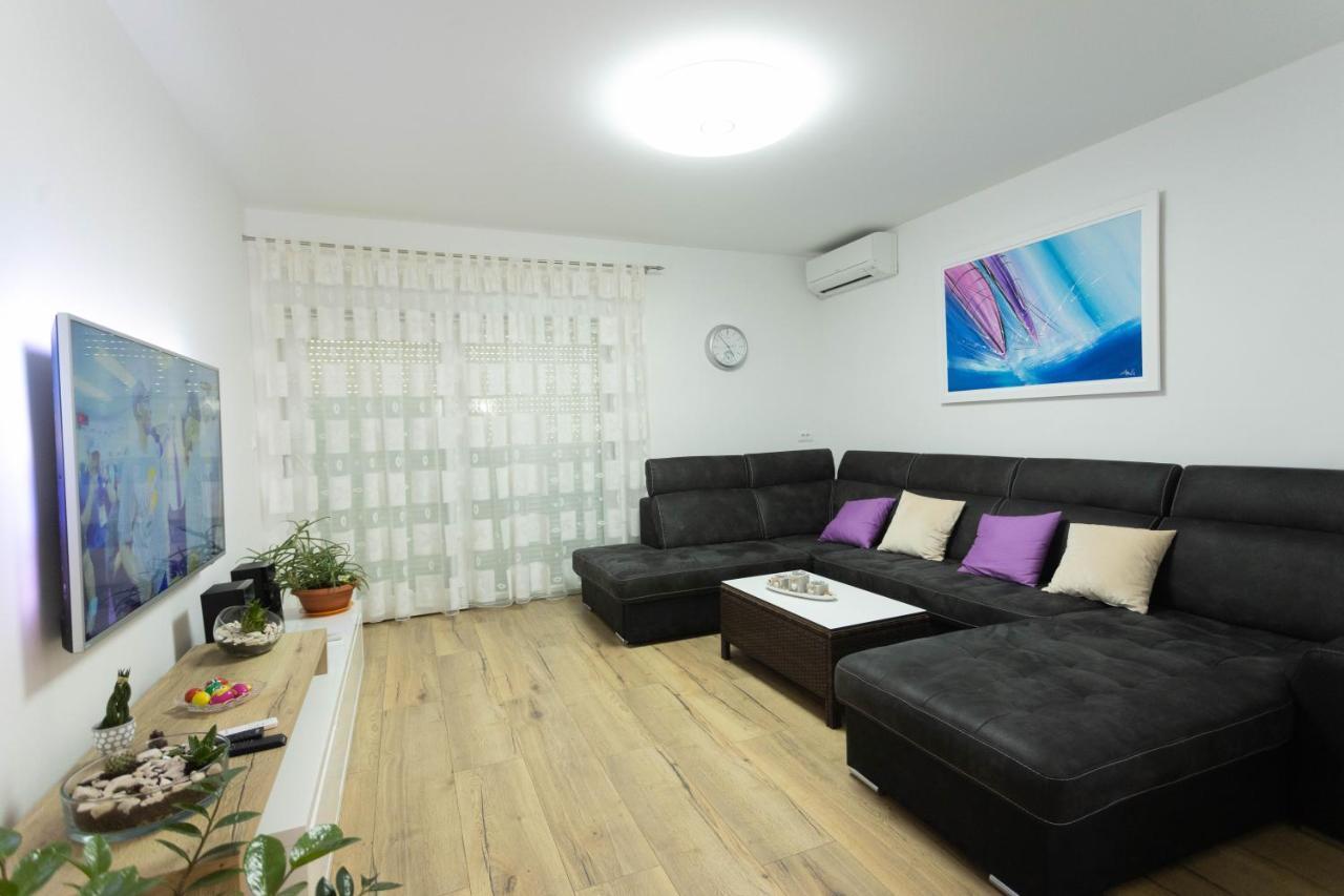 Apartman Marel Žrnovnica Exterior foto