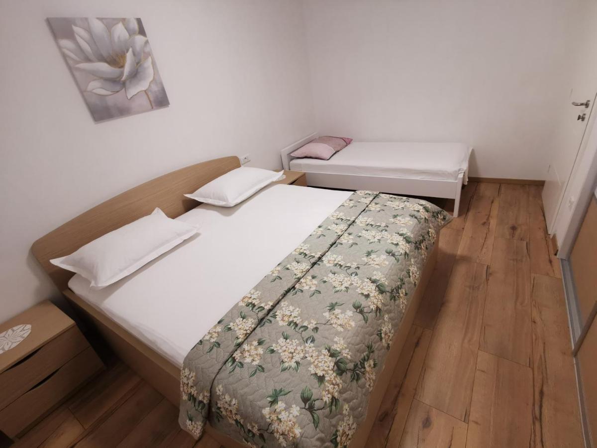 Apartman Marel Žrnovnica Exterior foto